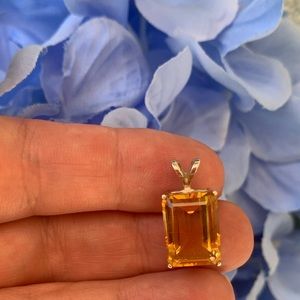 💛FLAWLESS GENUINE EMERALD CUT CITRINE PENDANT